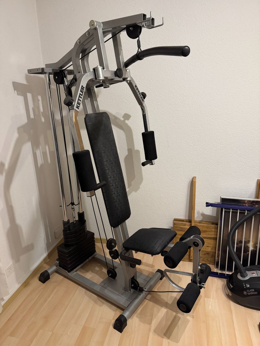 Kettler Hometrainer: Kettler Kraftstation Basic 80kg – Usato da Unterkulm venduto da mdd_designs