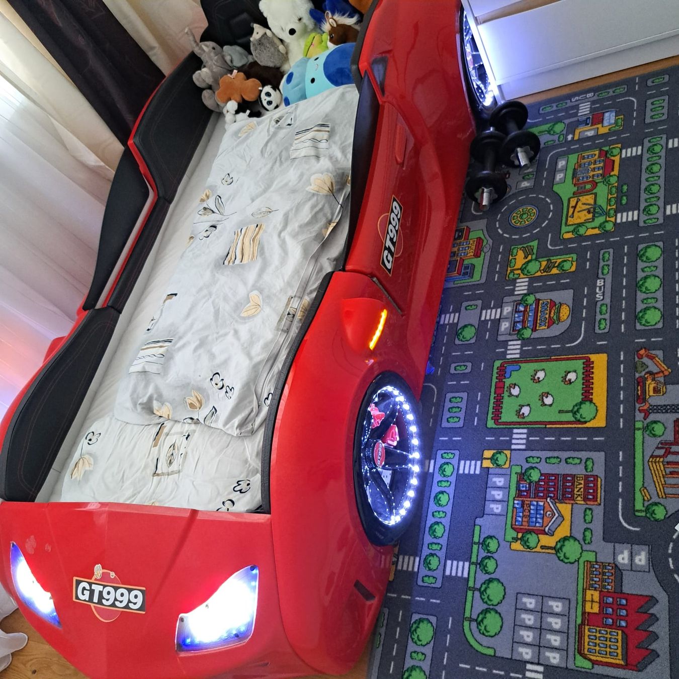Letti: 2x Auto - Kinderbett                     1x rot & 1x blau – Usato da Neuenegg venduto da peter15081977