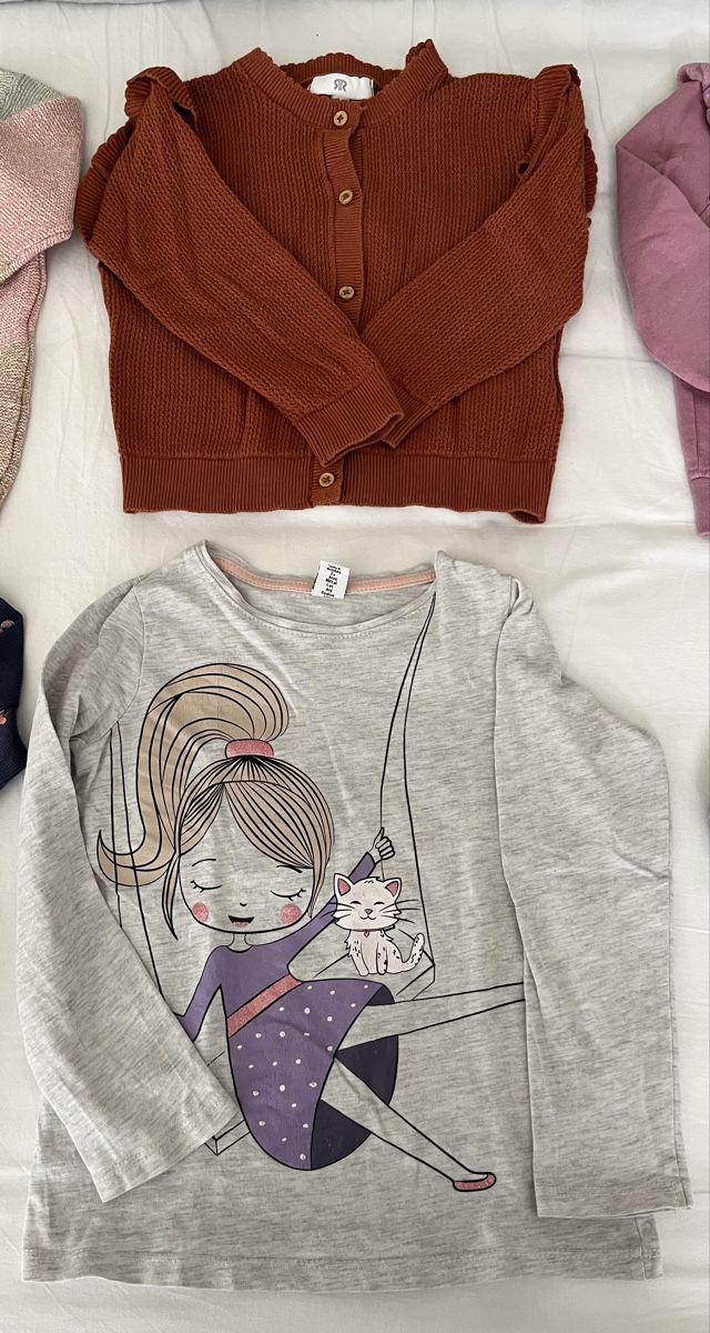Lotti & Set di vestiti: Kinder Kleiderpaket Mädchen, Gr. 98-104 – Usato da Zollikon venduto da malena82 2