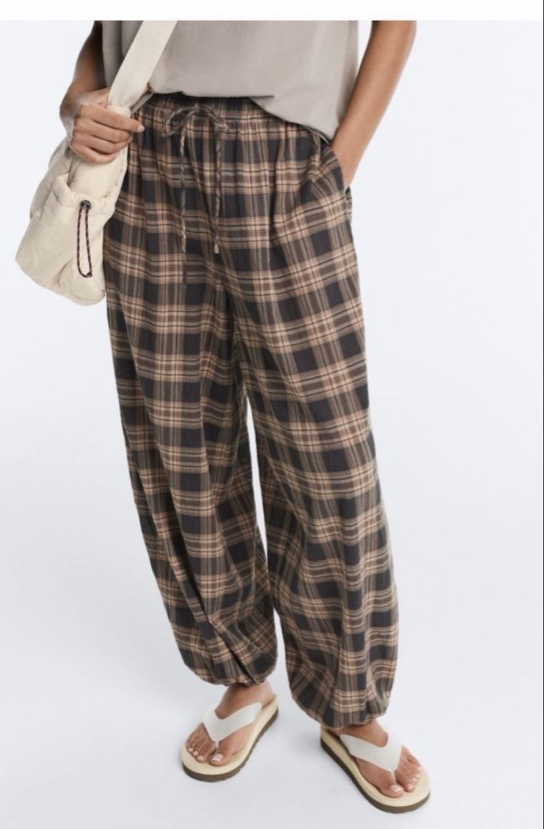 Oysho Pantaloni: Oysho Bloomer Hose / Stoffhose – Nuovo (secondo la descrizione) da Solothurn venduto da haslinuessli 1