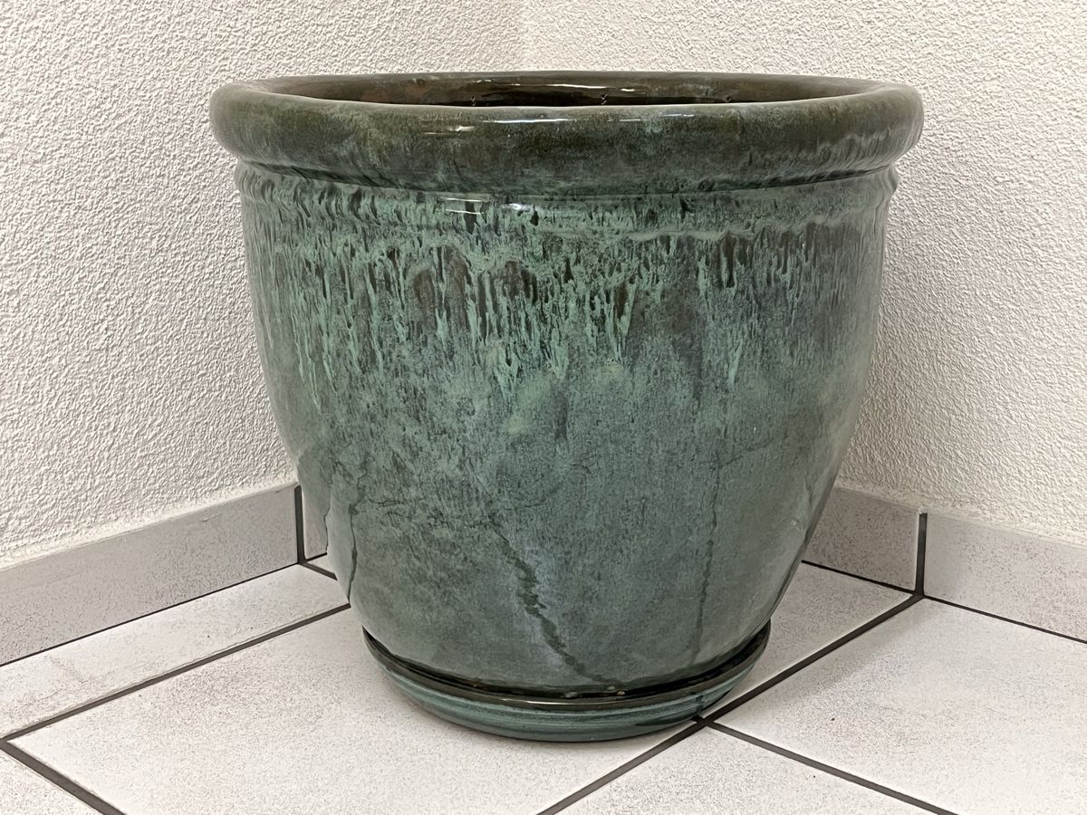 Vasi per fiori: Grosser winterfester Übertopf mit Untersatz – Usato da Horgen venduto da Grizzly83