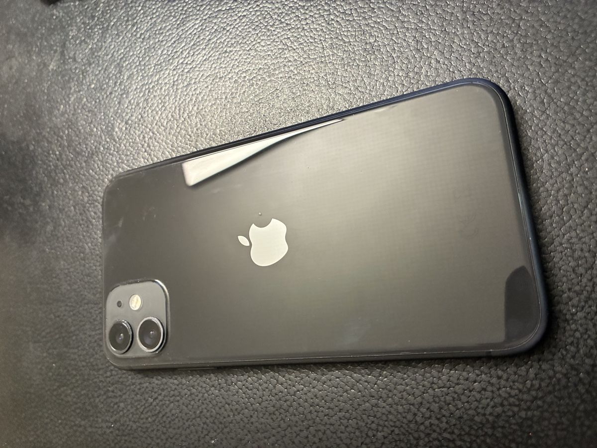 Apple Handys / Smartphones: iPhone 11 64GB Black – Gebraucht aus Dietikon von lofra 3