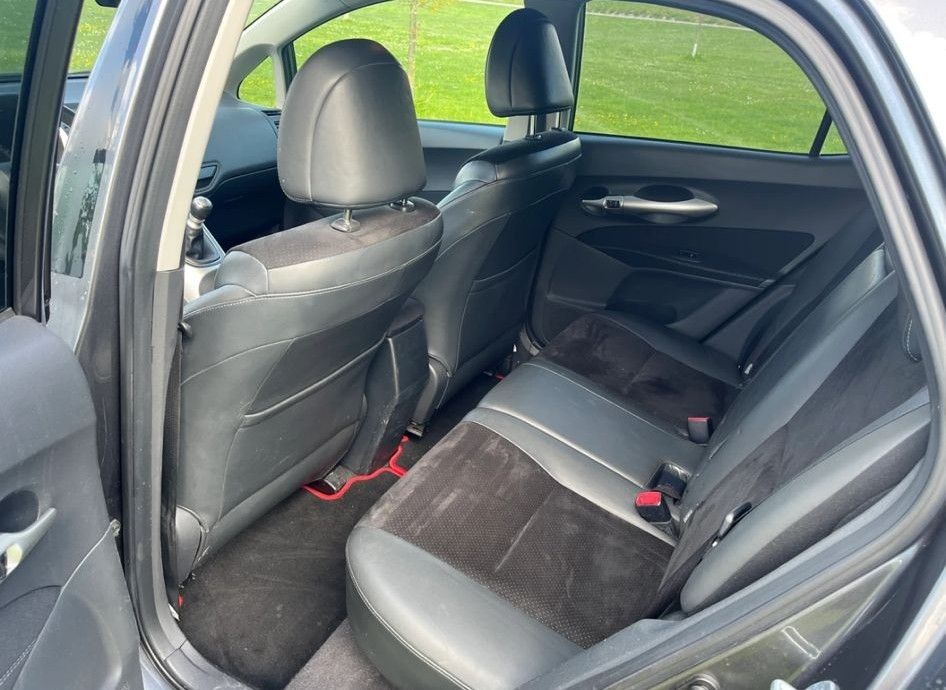 Toyota Automobili: Toyota Auris Bemani 1.8 – Usato da Sargans venduto da nev_wgw5 4