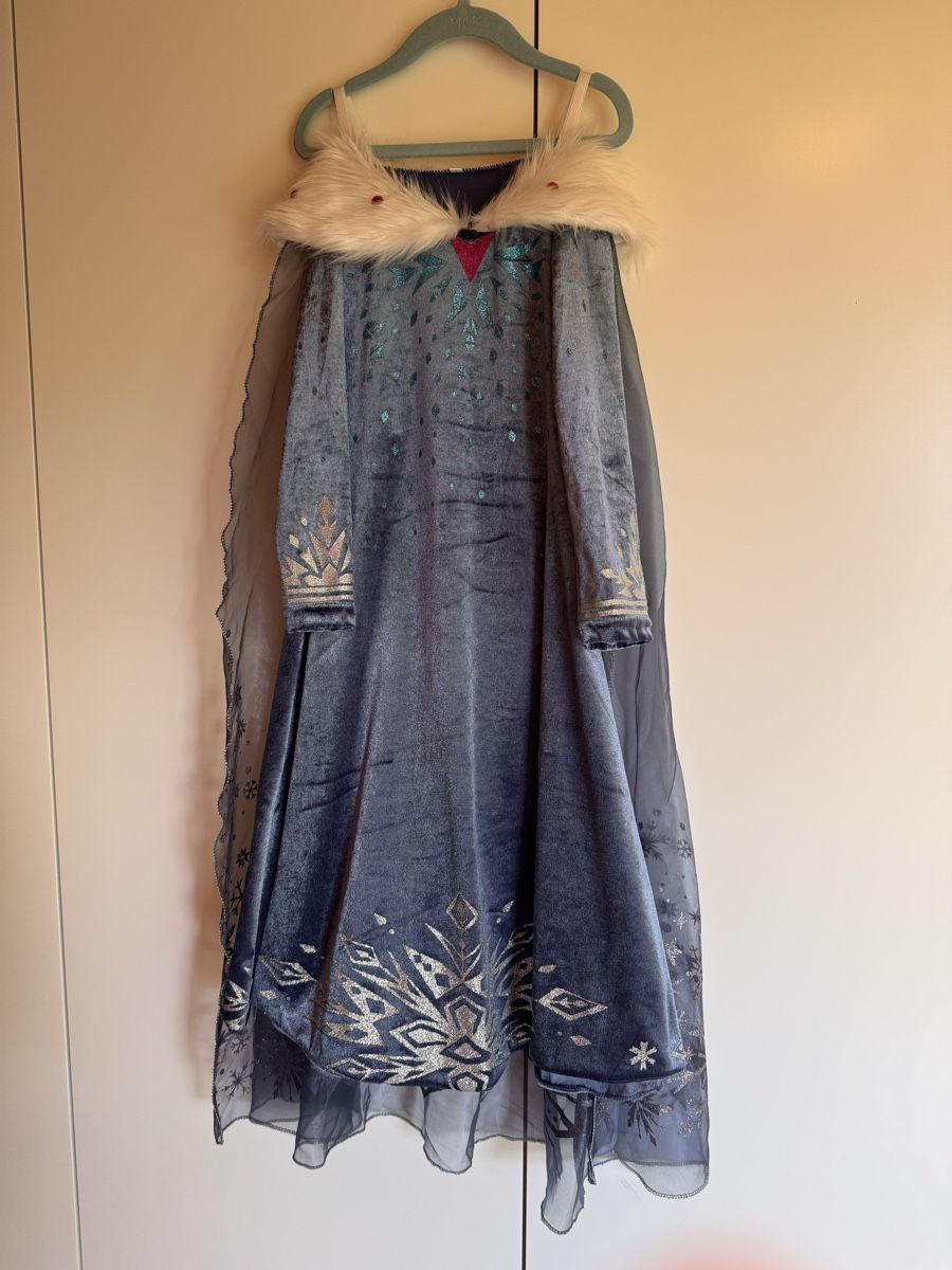 Costumi: Elsa Kostüm Gr.122 – Usato da Bettwil venduto da Peppine