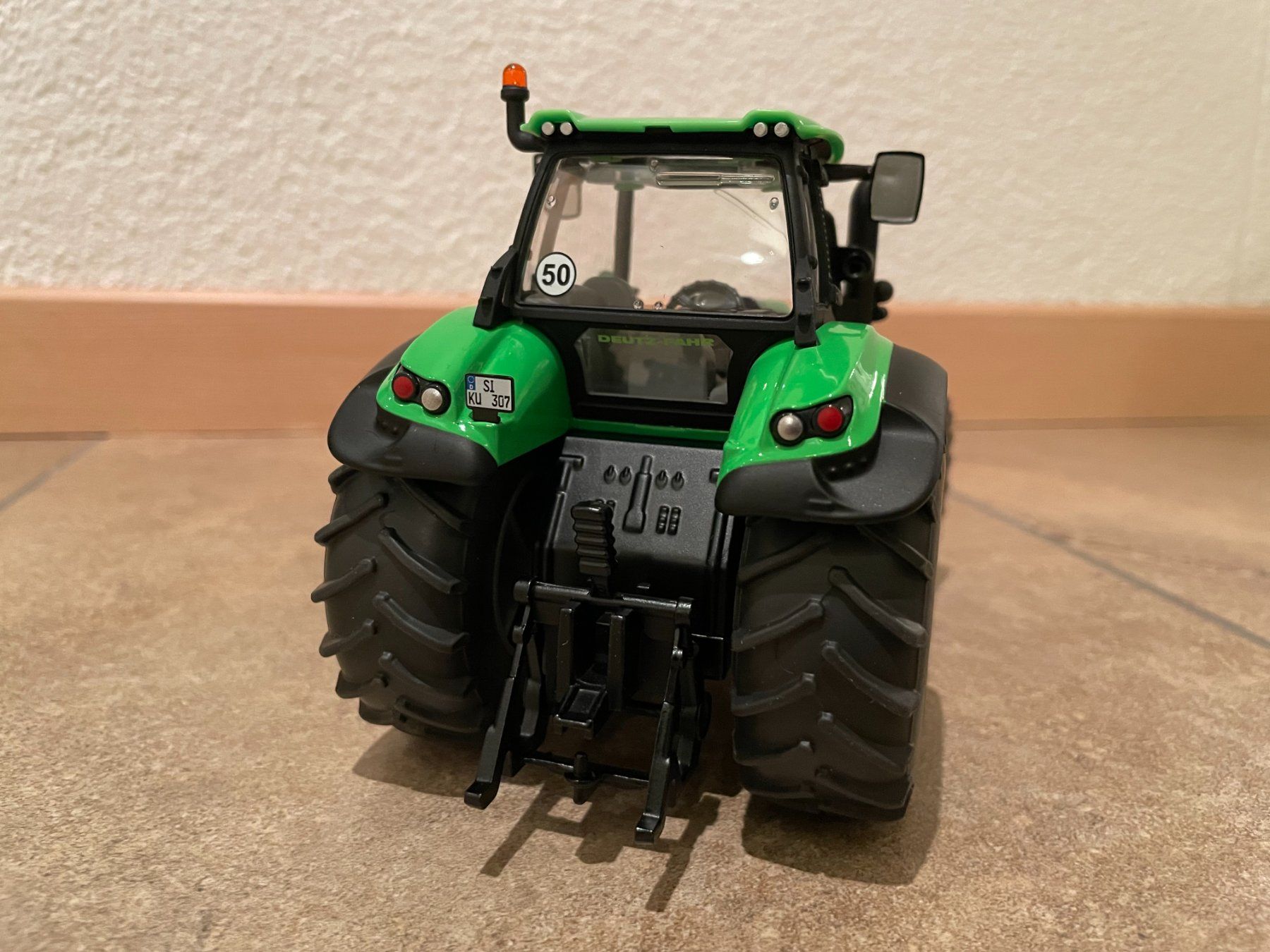 Deutz Trattori: SIKU Deutz Agrotron 7230 TTV – Nuovo e nell'imballaggio originale da Kreuzlingen venduto da Stefan1150 3