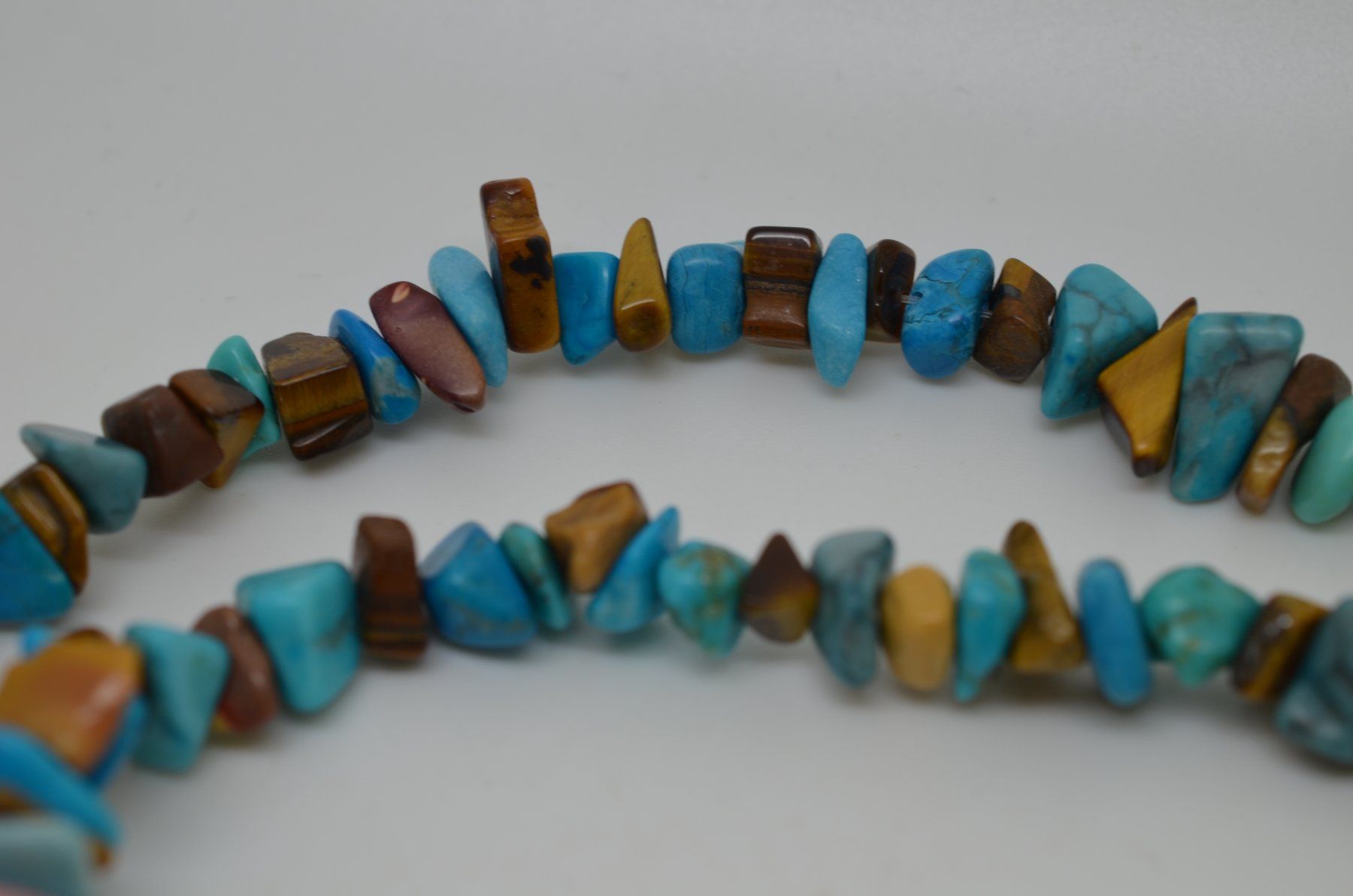 Catenine: Collier en pierres forme chips 44cm – Usato da La Croix (Lutry) venduto da OMEGA07 1