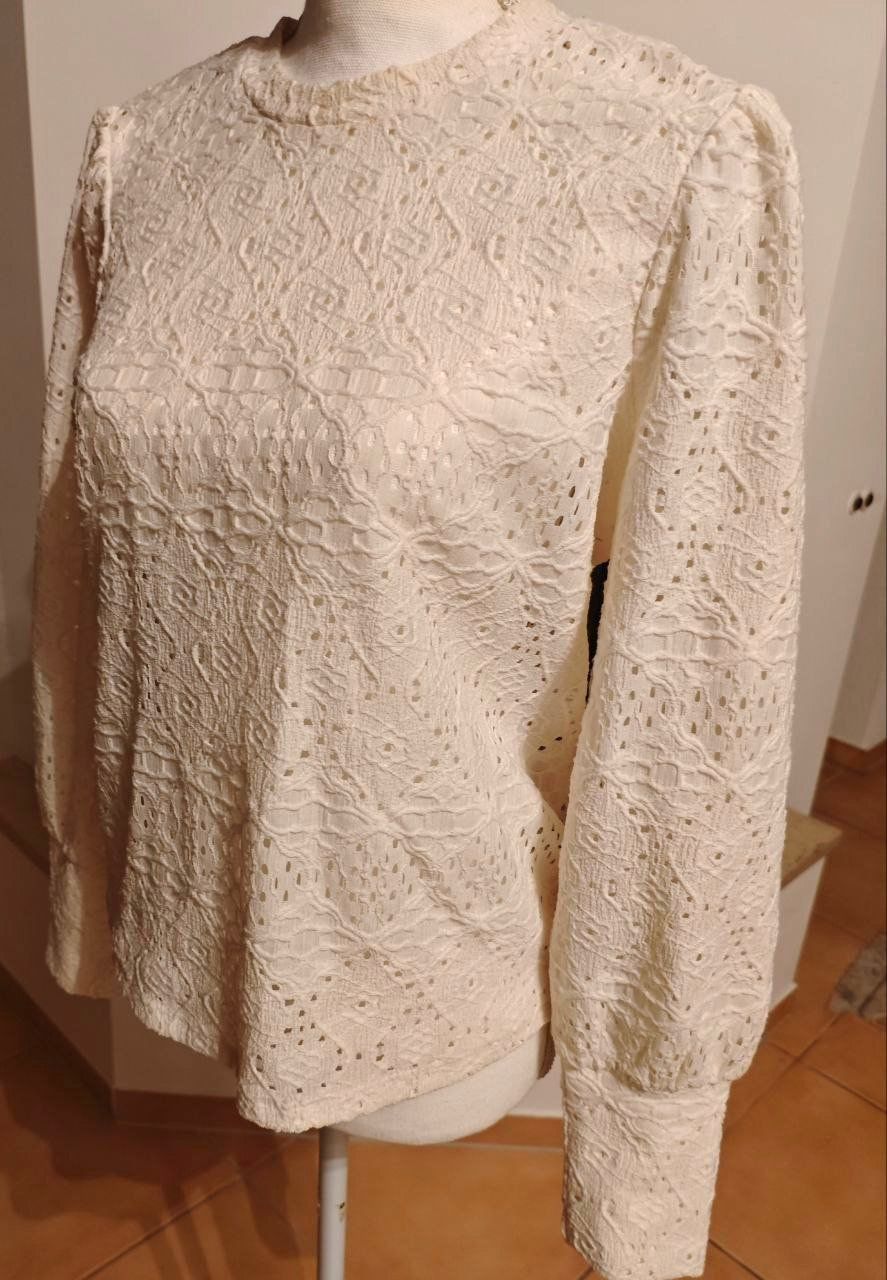 Camicette: ELEGANTE SPITZEBLUSE OBJEKT, GR.S WEISS, LANGARMIG – Nuovo (secondo la descrizione) da Weiningen ZH venduto da actera