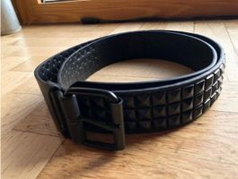 Schwarzer Dakota Nietengürtel - Ceinture cloutée Dakota noir