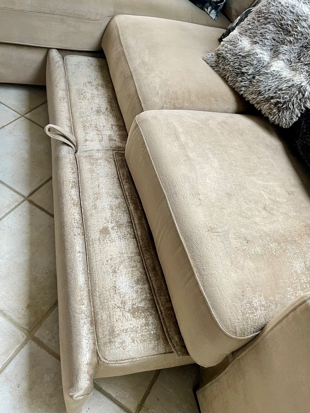 Sofas: Canapé d'angle beige avec extension lit – D'occasion à Puidoux par Puidoux01 3