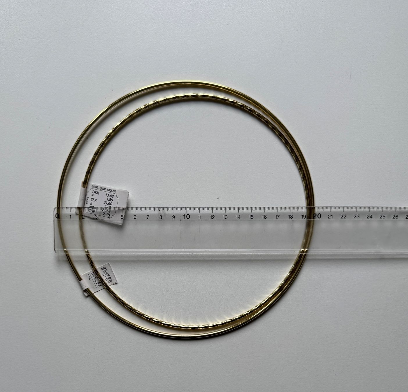 Alle Dekorationen: 2x goldene Deko-Ringe neu – Neu und originalverpackt aus Luzern von Ecila007 1