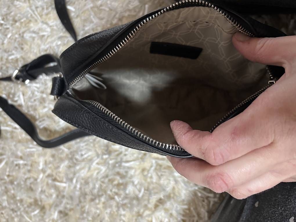 Borse da donna: Borsetta nera  – Usato da Maroggia venduto da ila_bb5l 2