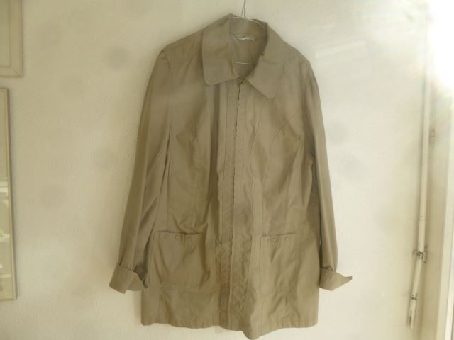 Ulla Popken Jacken: ULLA POPKEN Jacke  Taupe 42/44 – Gebraucht aus Hinwil von Glasperlen 2