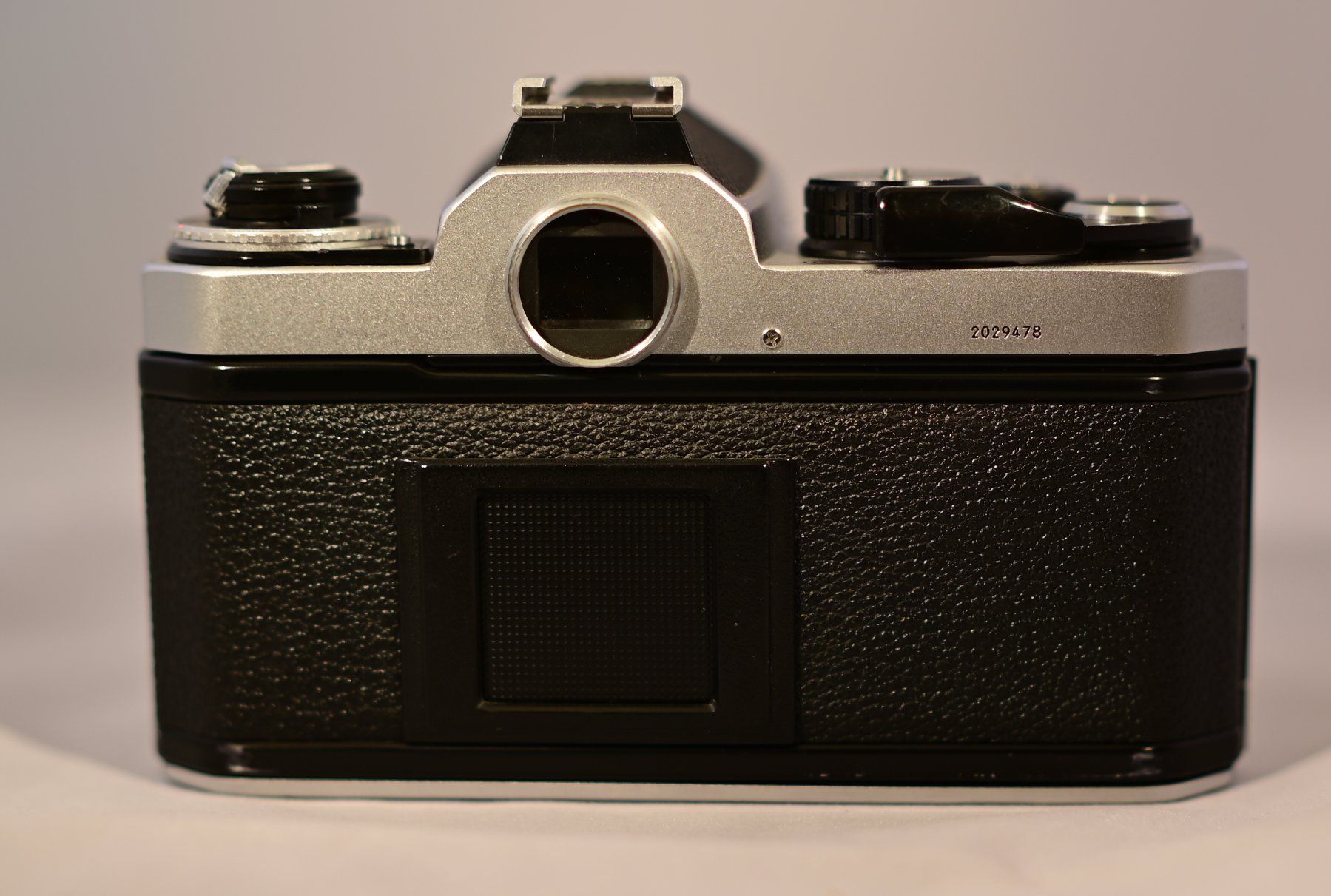 Nikon Appareil photo: Nikon FE2 mit Objektiv – D'occasion à Uster par Stoessda 2