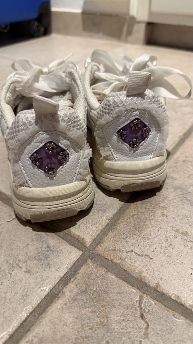 Zara Scarpe per ragazze: ZARA SNEAKER MIT BLUMEN- & PERLENDETAILS GR.36 – Usato da Thalwil venduto da olh_7cpg 4