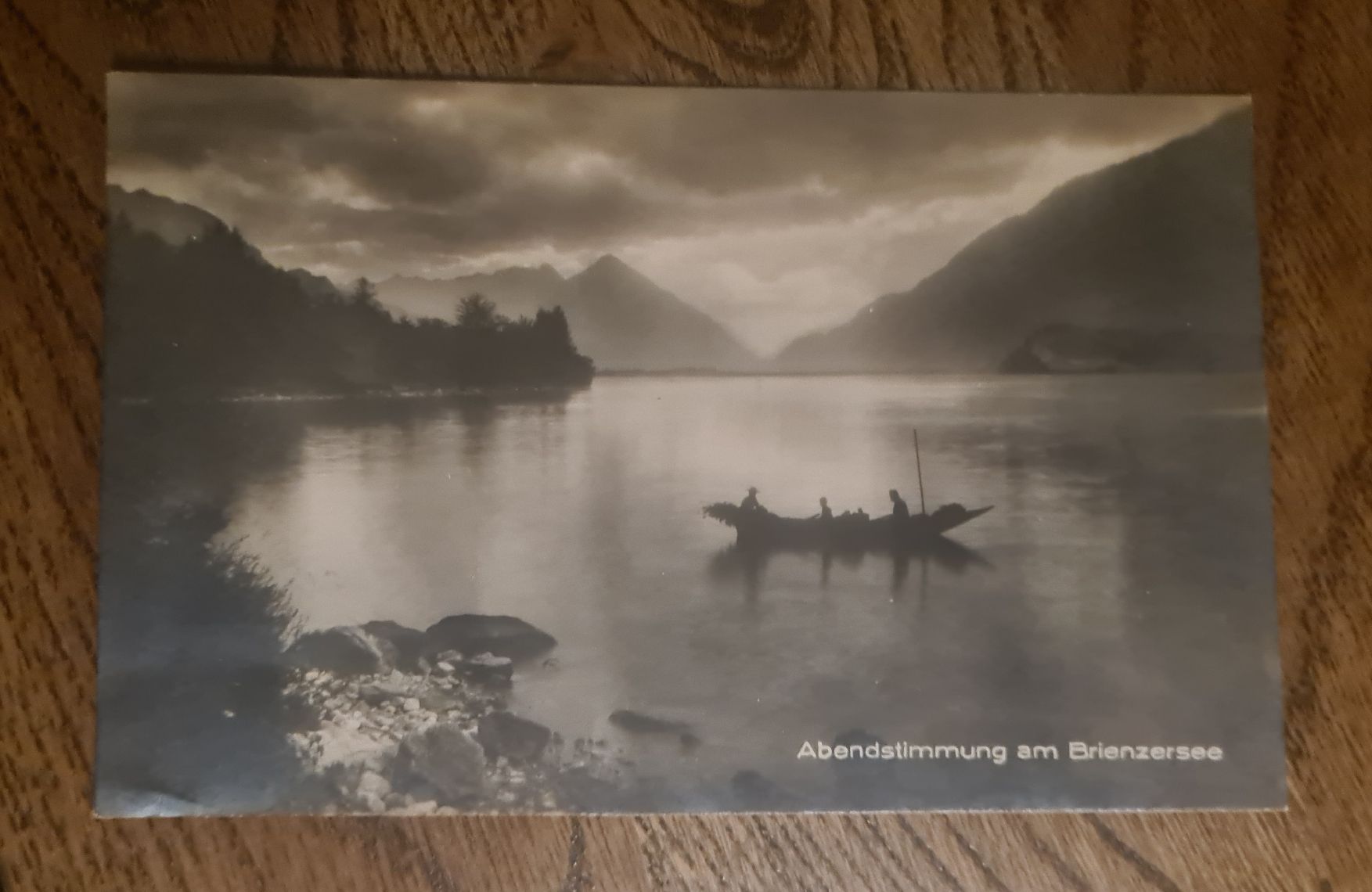 Cartoline postali: Abendstimmung am Brienzersee mit Schiff 1924 – Usato da Ebikon venduto da Donar50