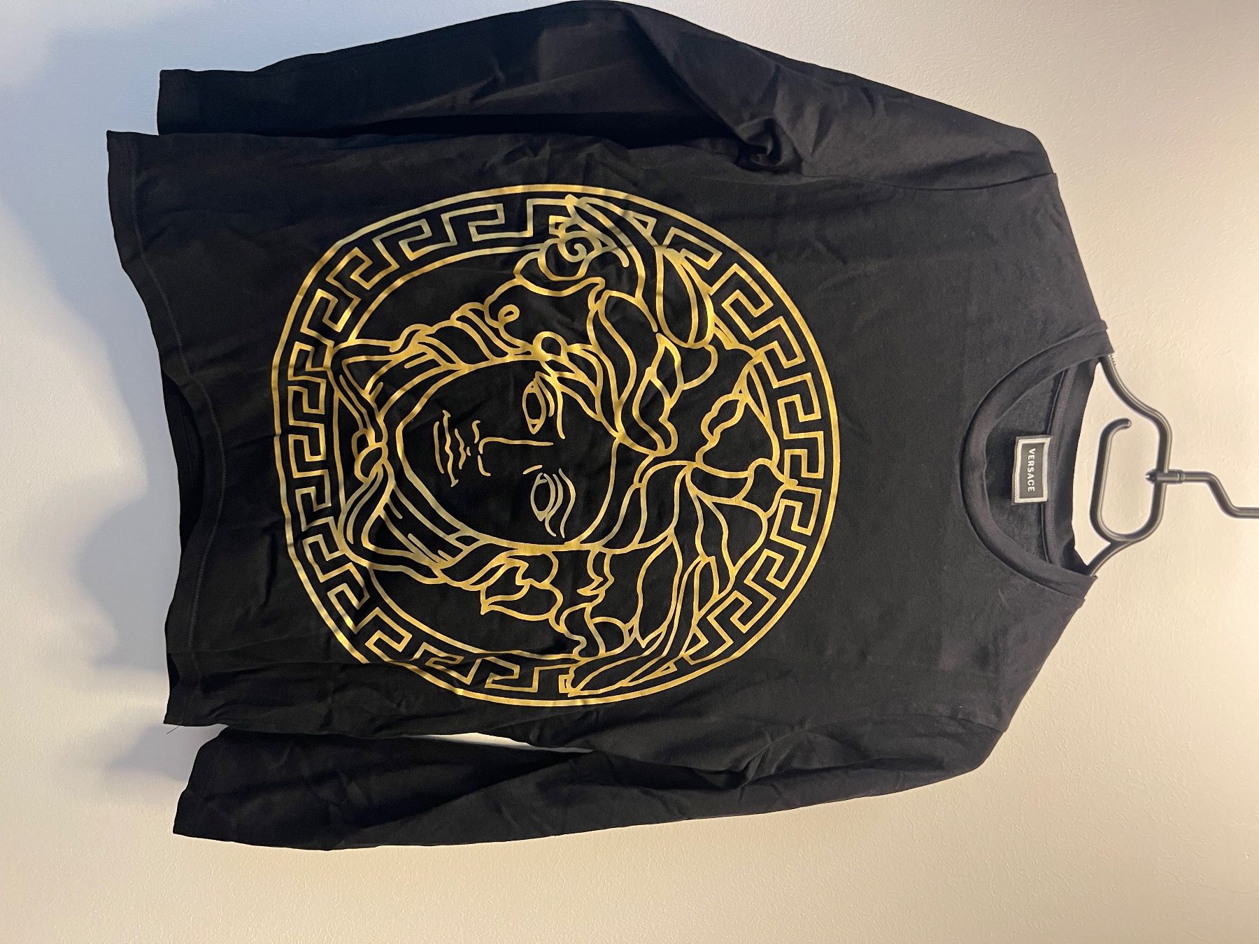Versace Hemden, T-Shirts & Polos: Versace Sweatshirt Kinder – Gebraucht aus Schlieren von svenbaettig