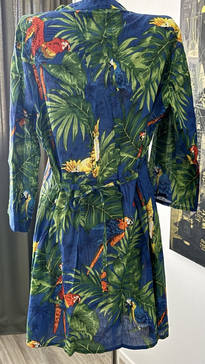 Robes: Kleid tropisches Muster  – Neuf (Voir description) à Mörigen par TimelessFinds 1