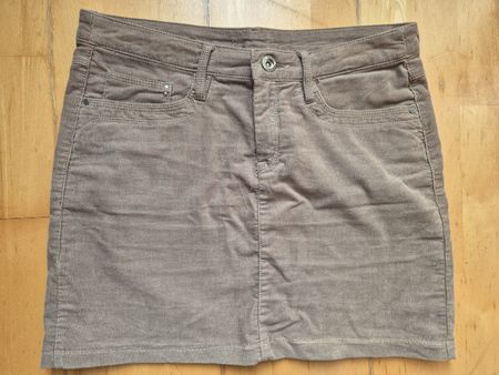 Jupe courte en velours côtelé, taille 36