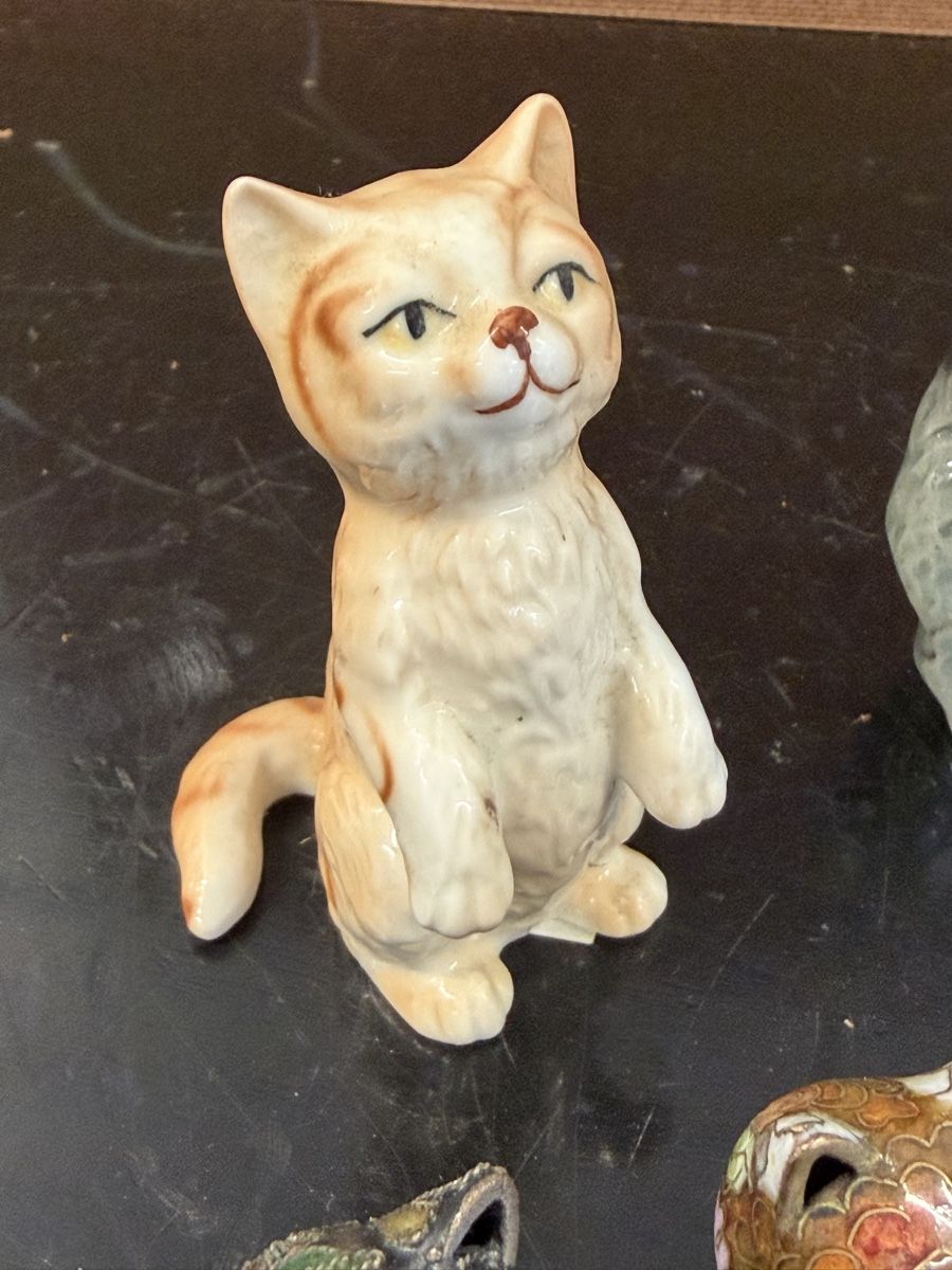 Statuette: Lots de 9 figurines chats vintage  – Usato da montreux venduto da Always-Good 4