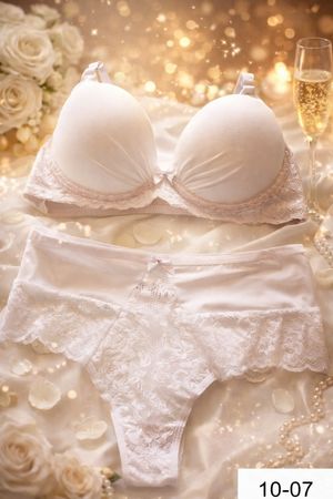 Ensemble lingerie neuf, dentelle élégante - Taille M