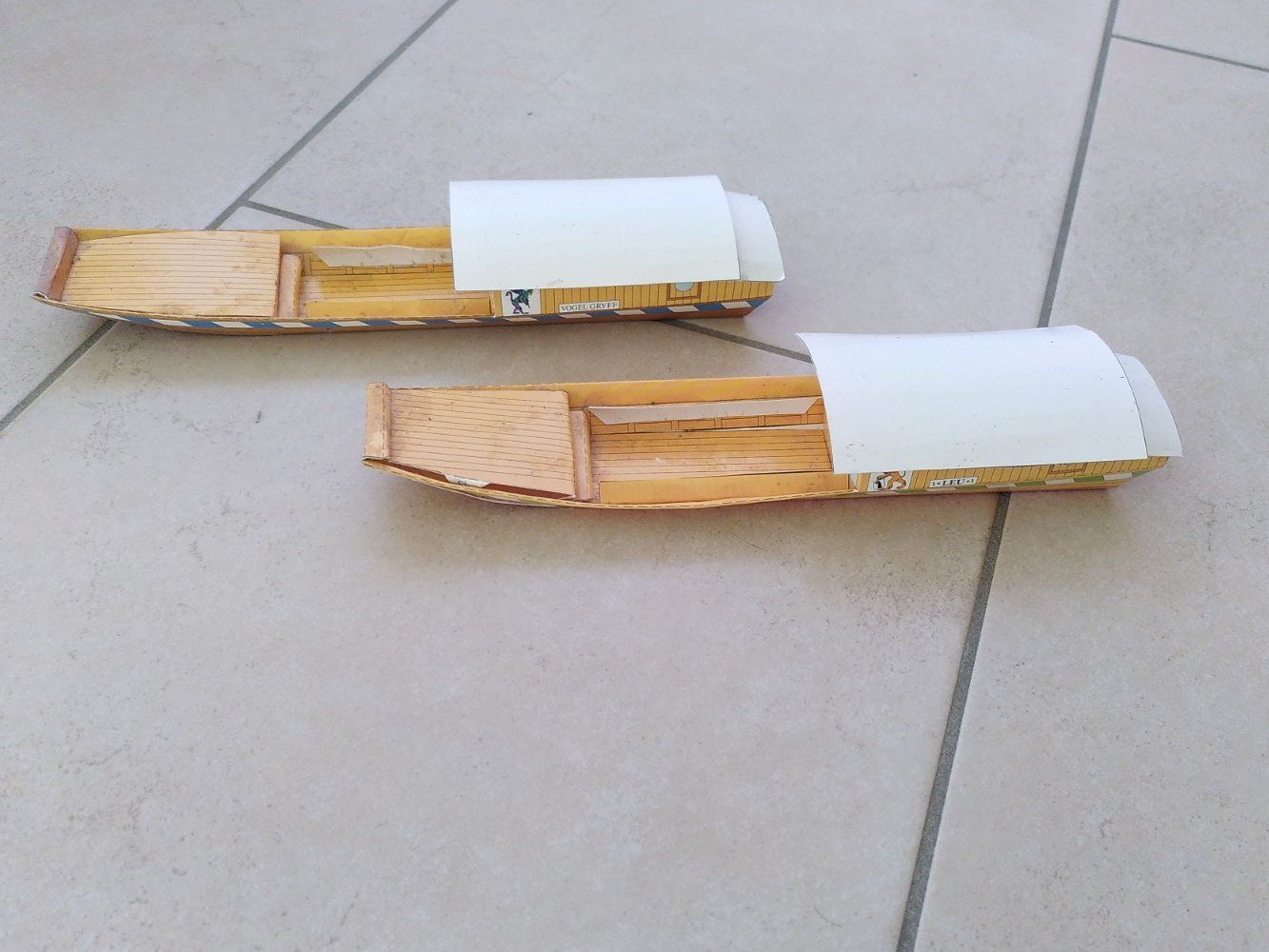 Alle Dekorationen: BASLER RHEINFÄHREN/ AUS PAPIER – Gebraucht aus Brugg AG von olamim