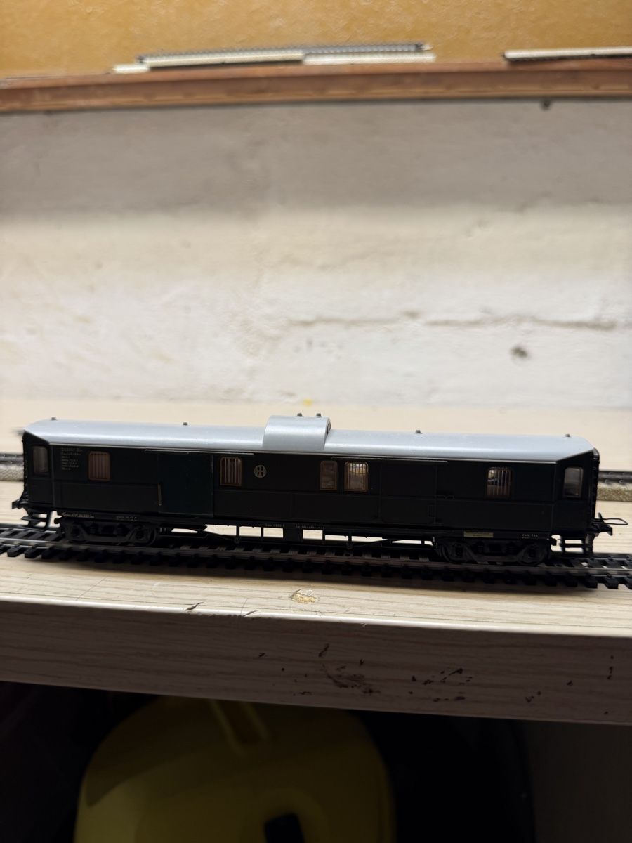 Modellini di ferrovie: Gepäckwagen HO – Usato da Herzogenbuchsee venduto da ioa_zcm6 1