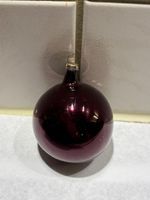 Ältere Weihnachtskugel in spezieller, Aubergine Farbe