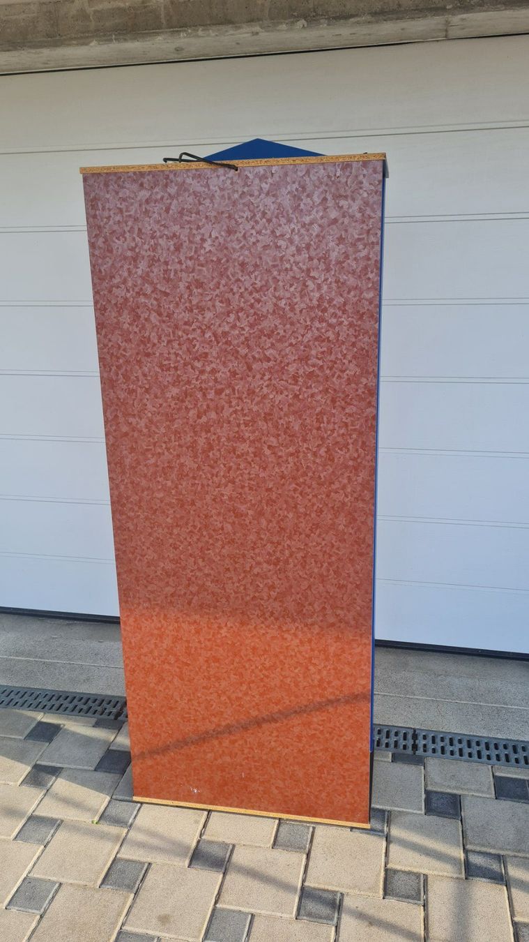 Vitrinen: Vitrine / Glas / Blau-Schwarz / Licht / 4 Tablar – Gebraucht aus Safenwil von Husqi2000 4