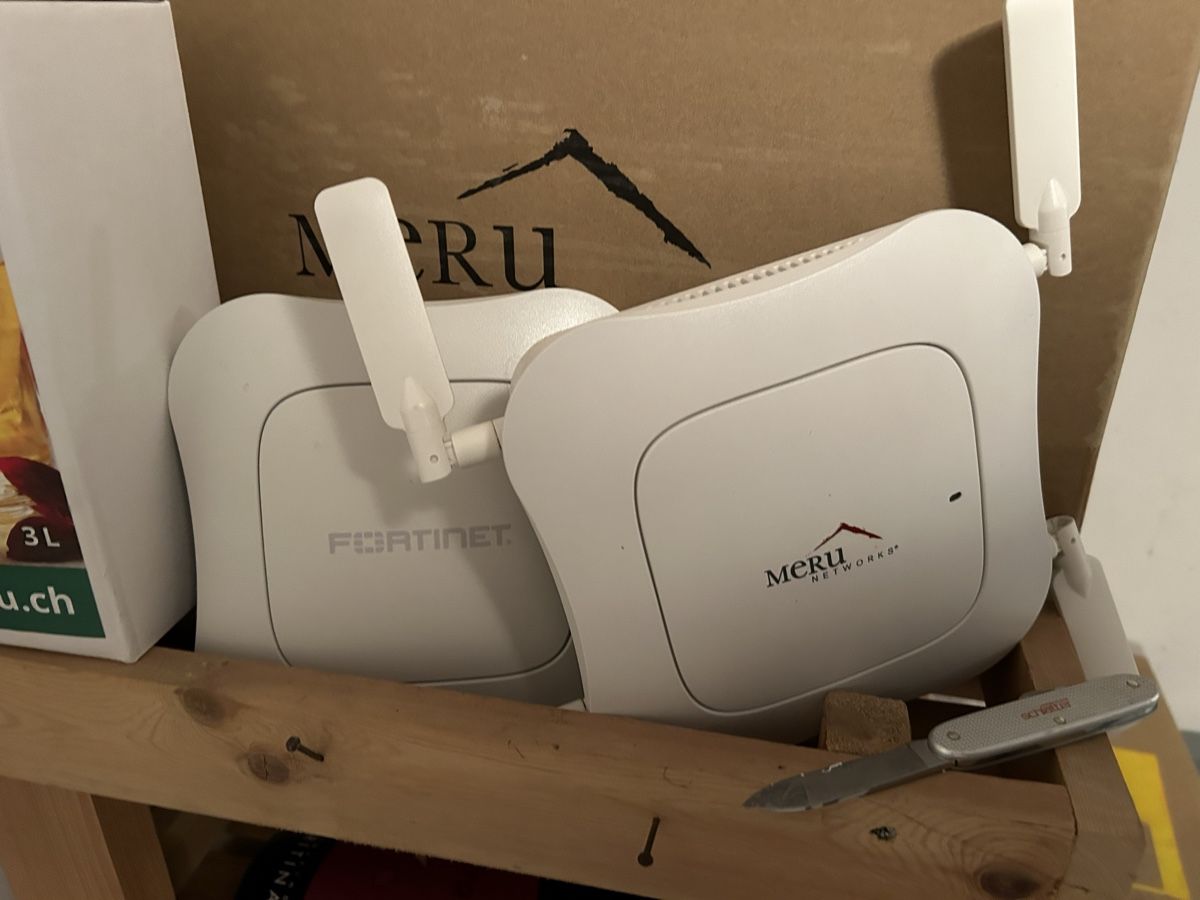 Modem & Router: Professionelles Meru fortinet wlan system – Nuovo (secondo la descrizione) da Oberstammheim venduto da Dbsound24 2