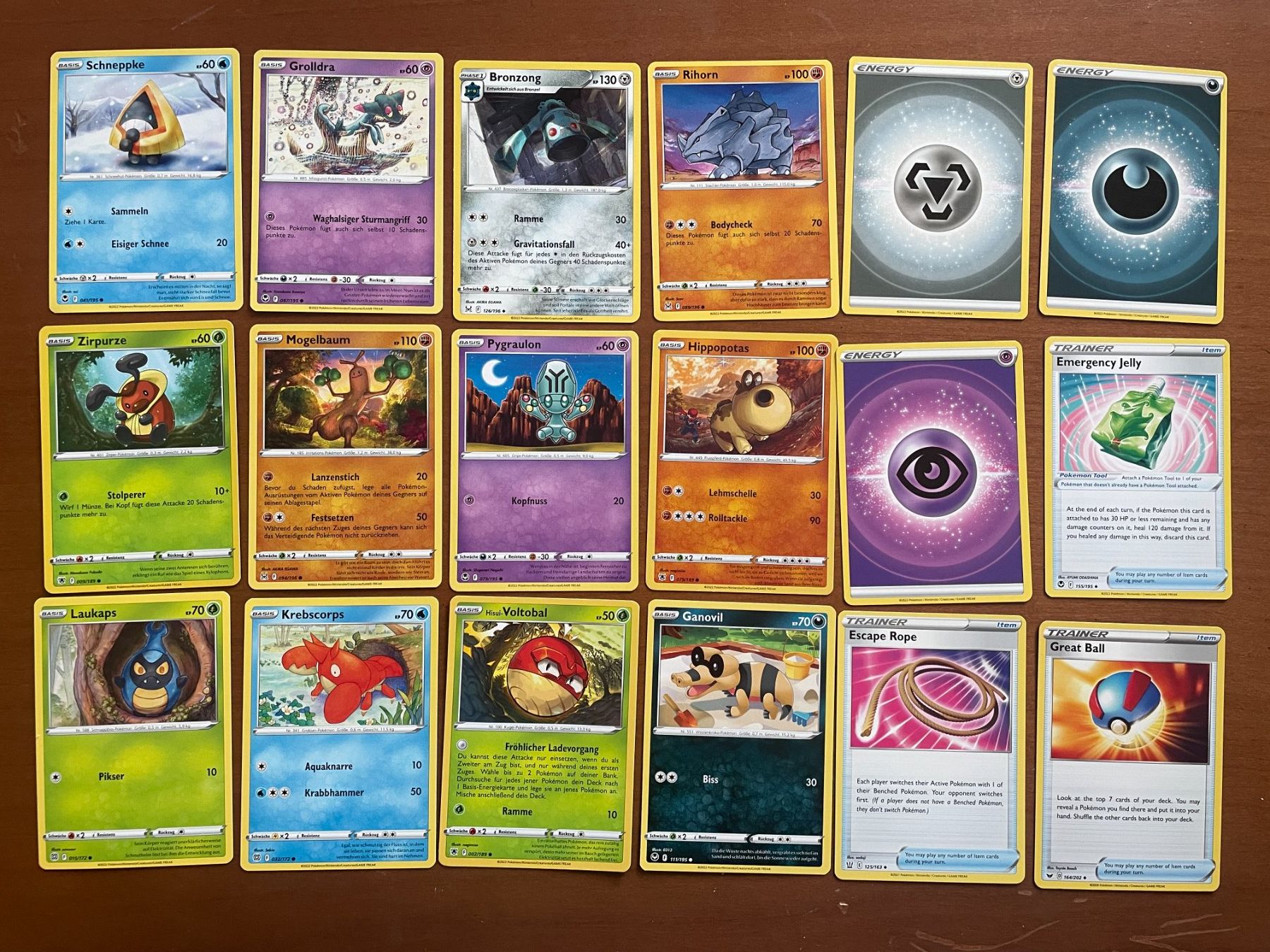 Pokémon Carte collezionabili: Pokemon Karten Set (Versand gratis) – Nuovo (secondo la descrizione) da Chur venduto da Angerson