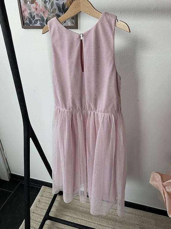 Robes et jupes: Kleid von Bonprix Grösse 146 – D'occasion à Dörflingen par Kendraa 2