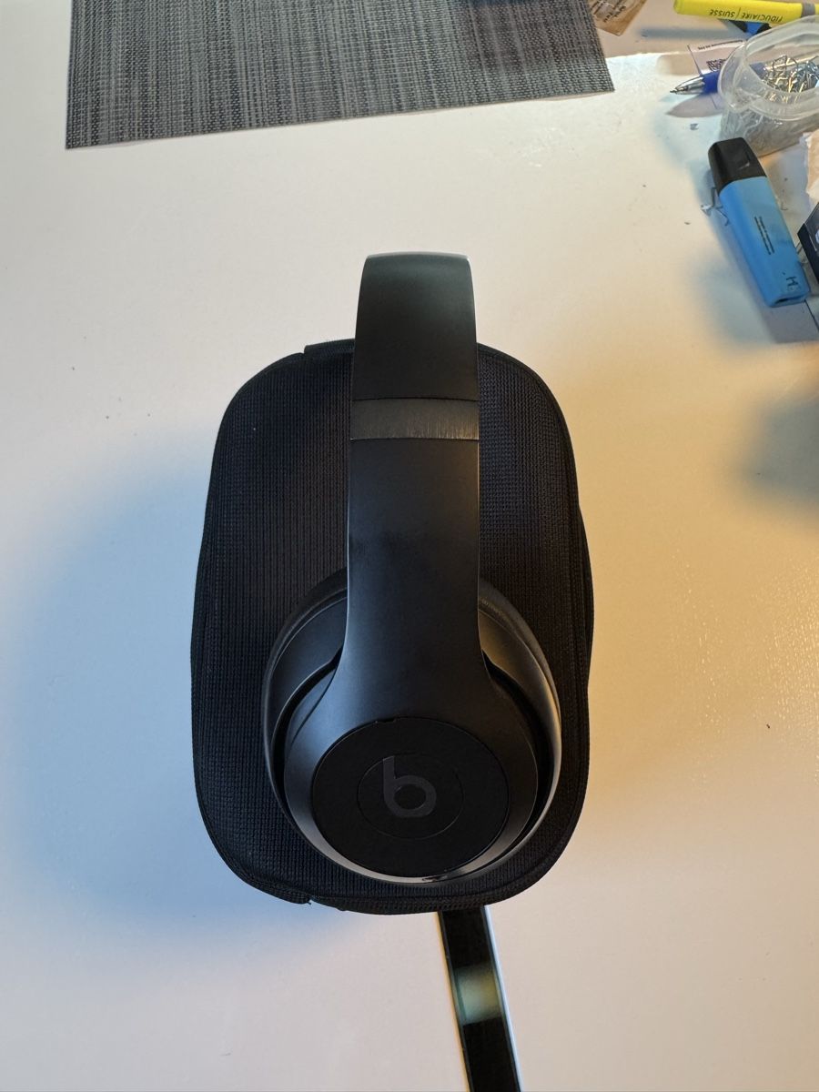 Beats Cuffie: Casque BEATS Audio studio pro  – Nuovo e nell'imballaggio originale da Perroy venduto da vivelavente