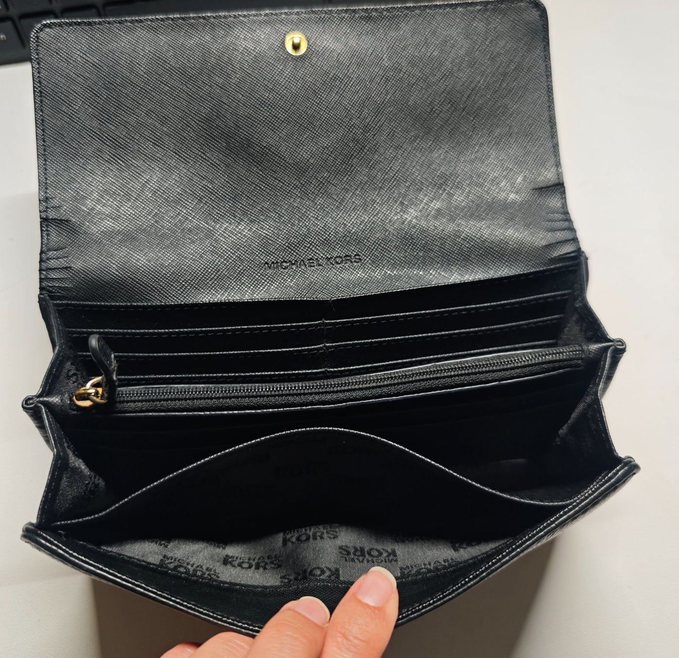 Michael Kors Portamonete: Michael Kors Portmonnaie – Usato da Urdorf venduto da kka_7q9c 1