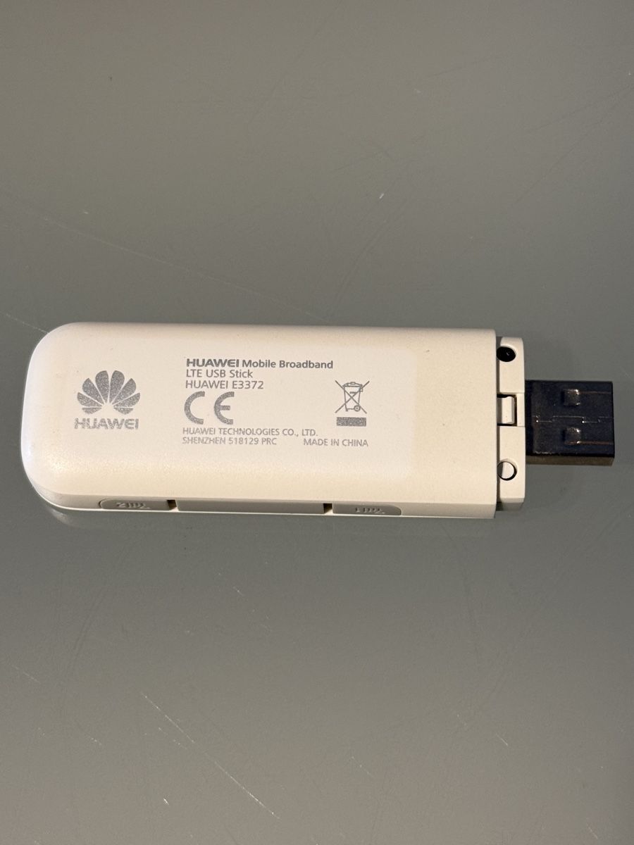 Huawei Modems & Routeurs: Huawei LTE USB Stick – D'occasion à Cadenazzo par nick995 1