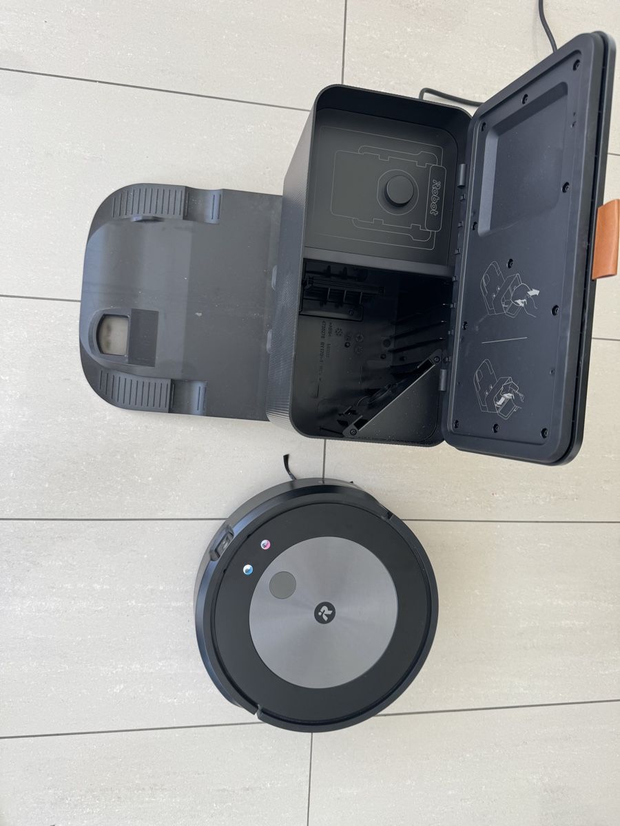 Irobot Aspirapolveri & Accessori: Saugroboter iRobot Roomba j7+ gebraucht – Usato da Chur venduto da mal_svd2 3