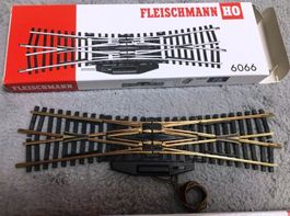 Fleischmann HO 6066: Doppelkreuzungsweiche elektr., 2,7 mm