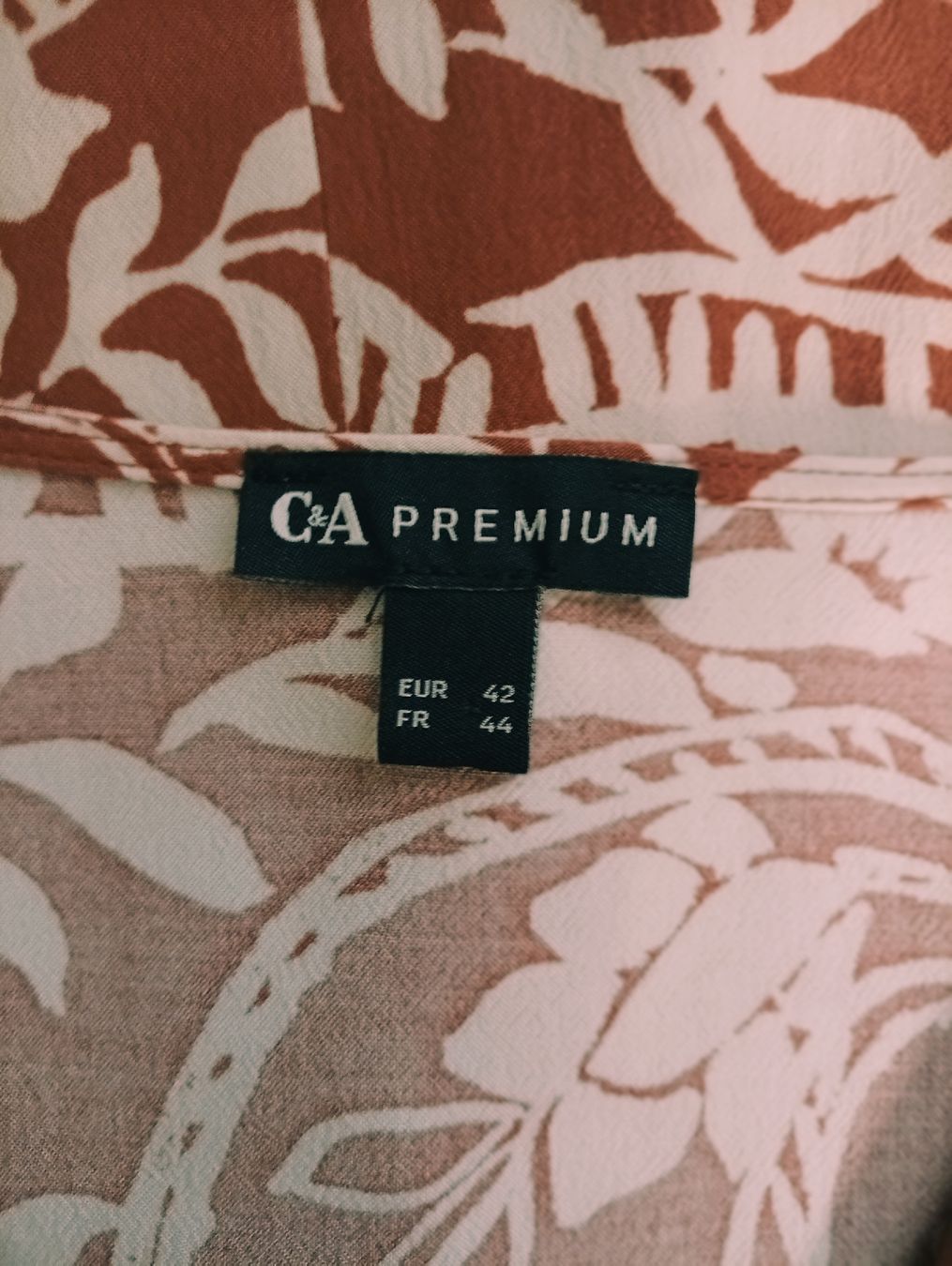 C&A Vestiti: C&A Premium Kleid Gr. 42 Wickeloptik – Usato da Luzern venduto da GoSecond 2