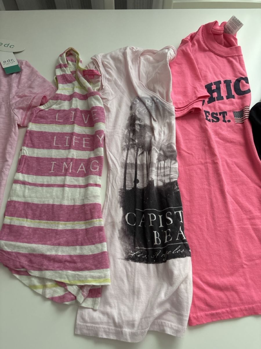 Lots de vêtements: T-Shirt – D'occasion à Zürich par fllanza01 2