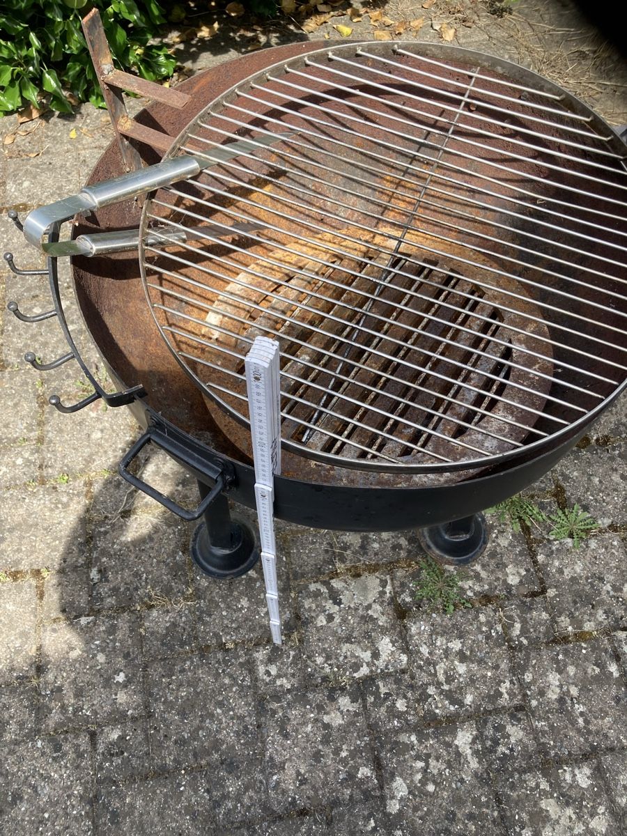 Bracieri: Grill Charly, top Zustand, mit Hülle, – Usato da Aarwangen venduto da to-hirschi 4