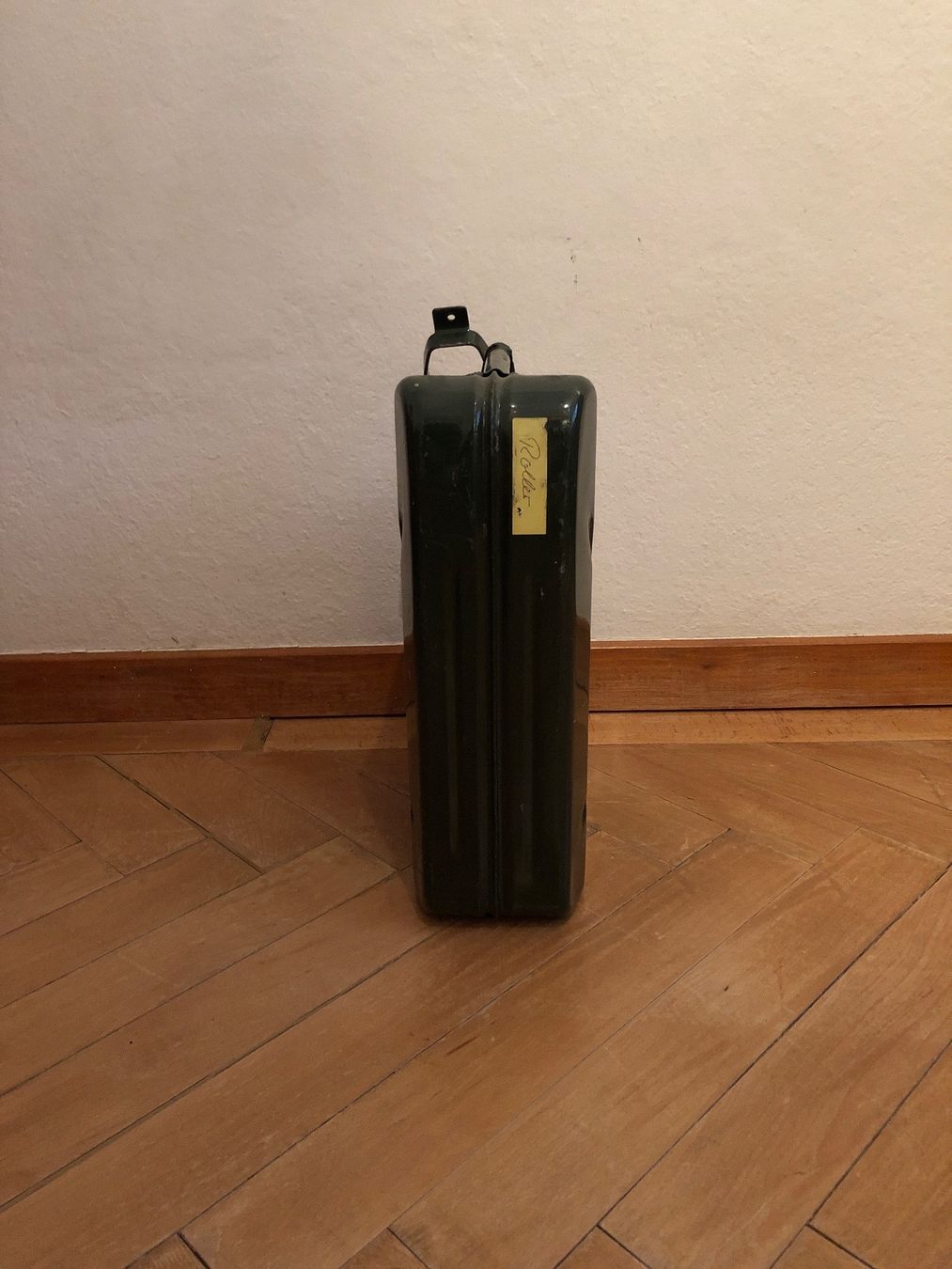 Taniche per benzina: Benzinkanister Vintage – Usato da Bern venduto da locoporvintage 2