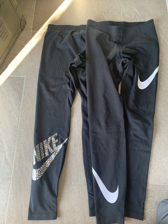 Set 2 Stück Nike Leggings Yoga Sport Hose Grösse M NEU