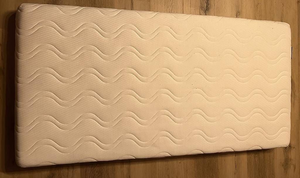 Matratzen: Matelas kadolis coco latex 70x-140 et sommier  – Gebraucht aus St-Cierges von Gw. 1