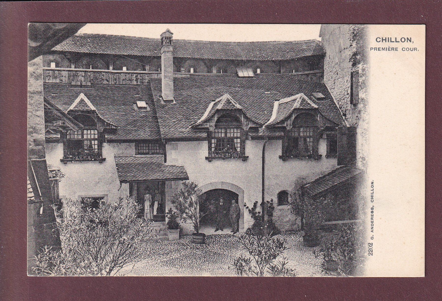 Ansichtskarten: Château de CHILLON - Première Cour – Gebraucht aus Pully von nicecards