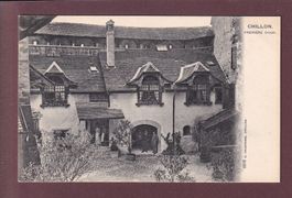 Château de CHILLON - Première Cour