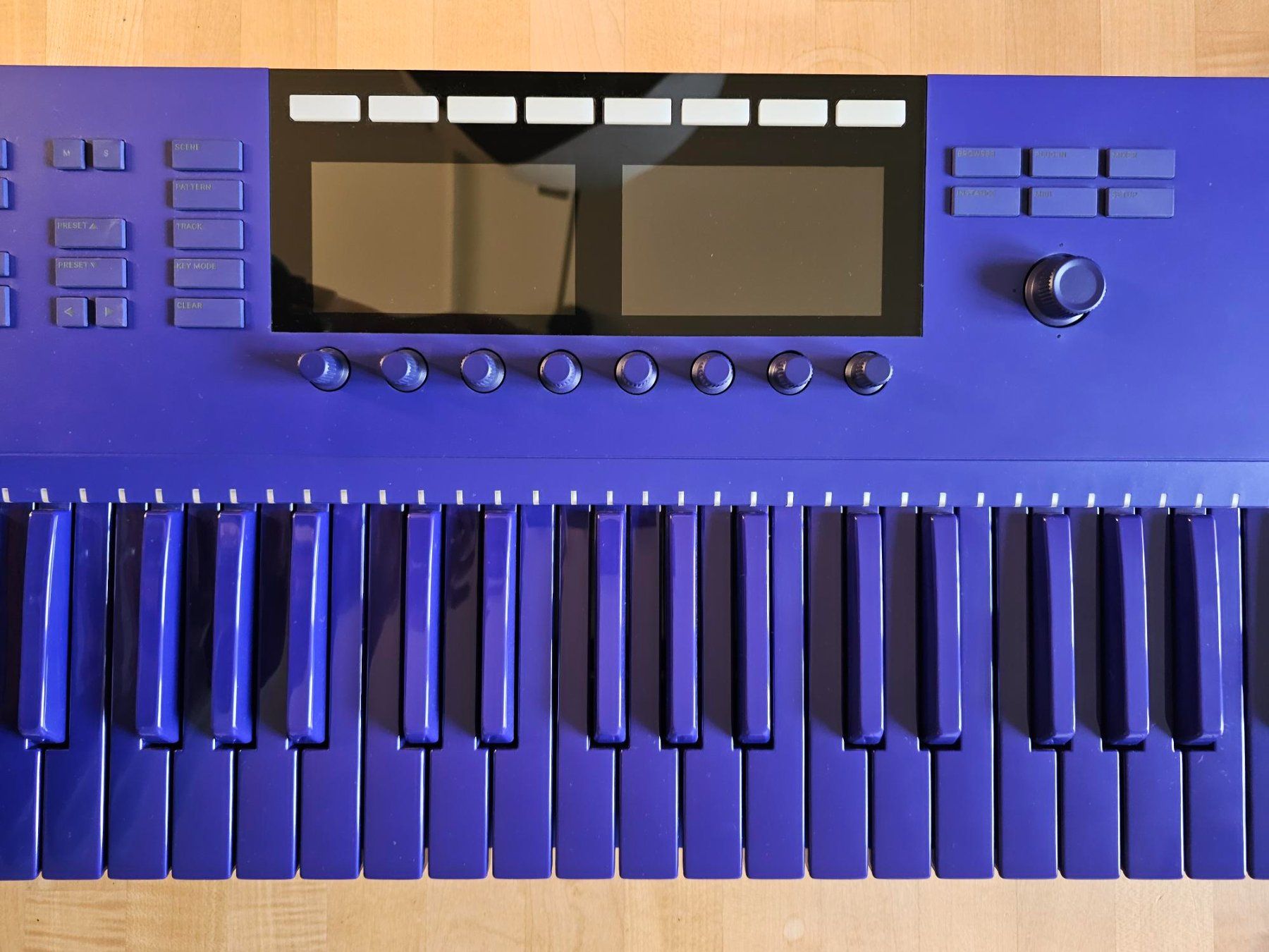 Native Instruments Musikinstrumente: Native Instruments Komplete Kontrol S61 Mk2 Limited Edition – Neu (gemäss Beschreibung) aus Münchenbuchsee von pisa87