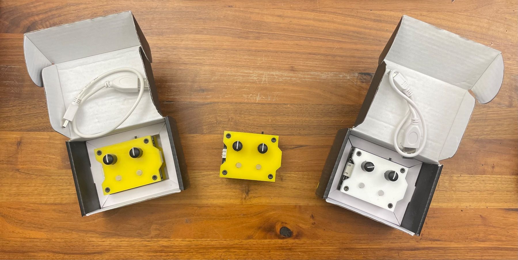 Strumenti musicali: 3x Patchblocks programmierbarer Mini-Synthesizer – Usato da Basel venduto da fabricVirtual