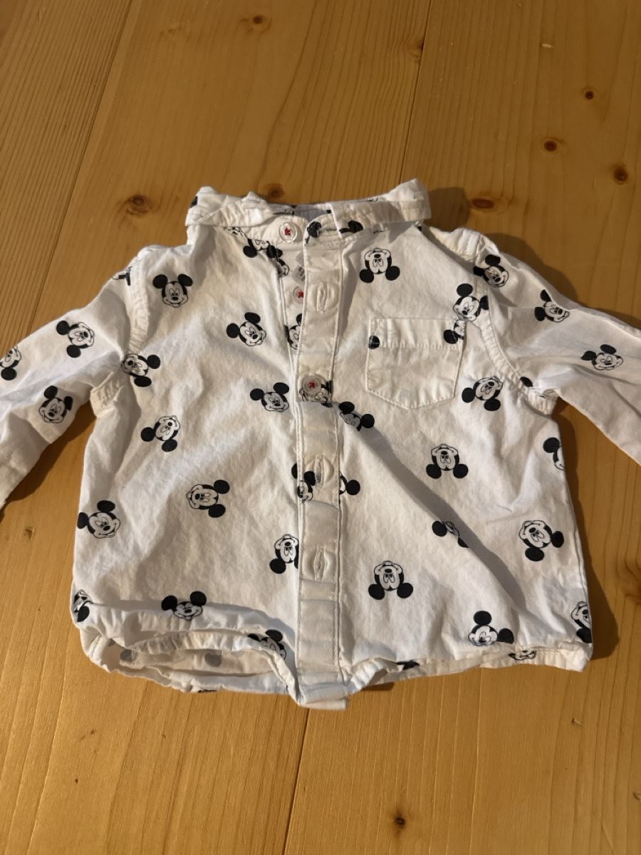 C&A Chemises, Tops & T-shirts: Mickey Maus Hemd Gr 62 – D'occasion à Baar par saelisilbaer