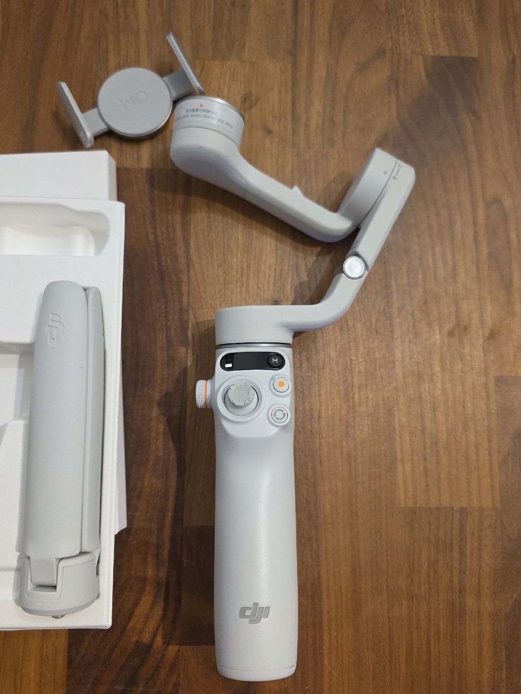 DJI Trépieds & Accessoires: Dji Osmo Mobile 6 Gimbal – Neuf (Voir description) à Kallnach par lar_d7n9 1