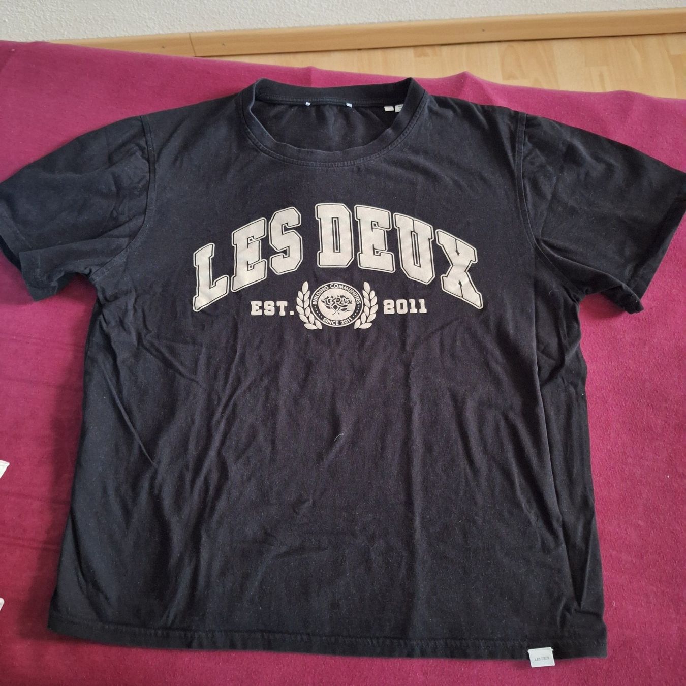 Guess Lotti di vestiti: T-Shirt Set, Guess,etc. Grösse S/M – Usato da Hettenschwil venduto da Schneuggi2 7