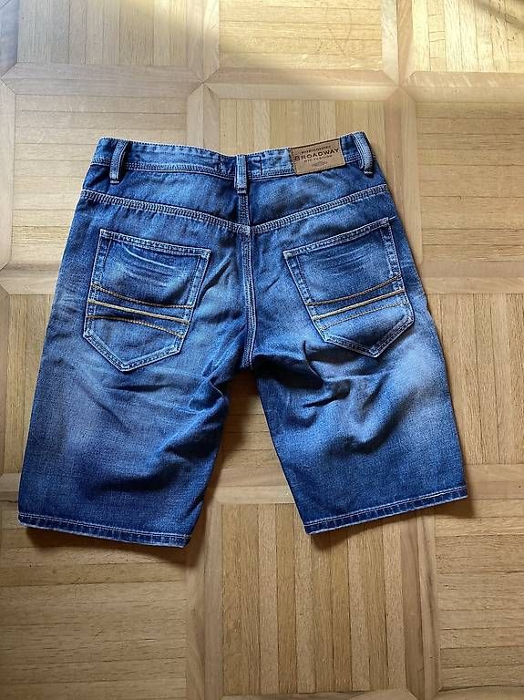 Broadway NYC Fashion Jeans: Jeans Shorts Broadway – Nuovo (secondo la descrizione) da Hämikon venduto da autiva 1